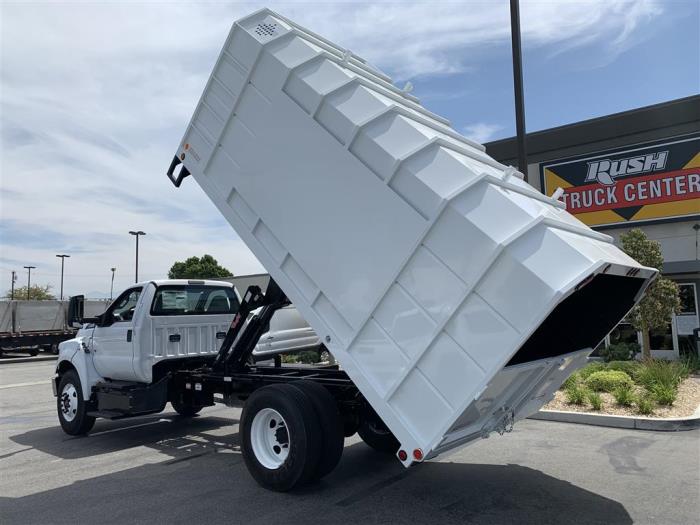 2025 Ford F-650-33