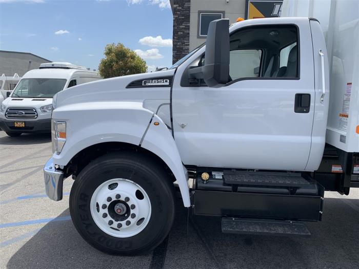 2025 Ford F-650-13
