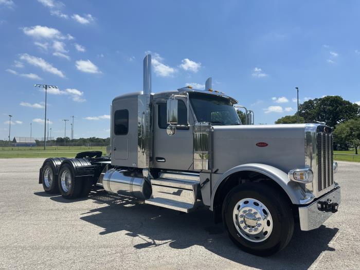 2025 Peterbilt 589-7