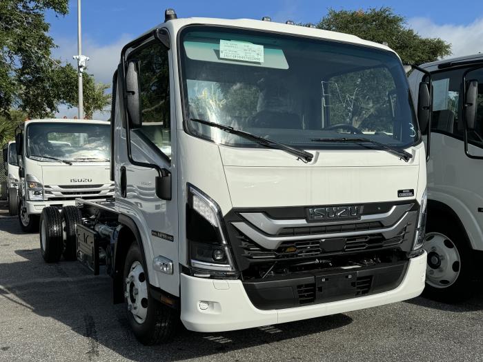 2025 Isuzu NPR-HD-21