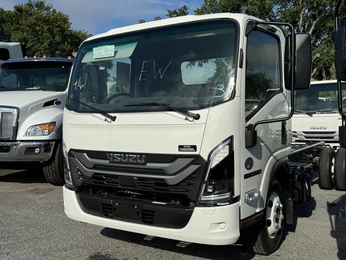 2025 Isuzu NPR-HD-22