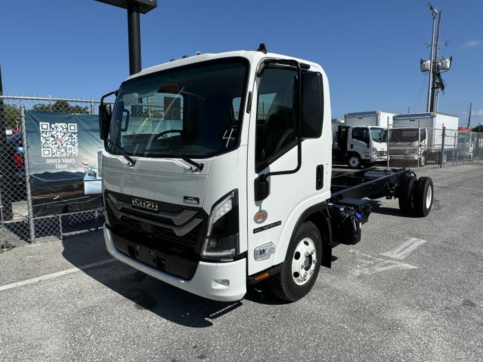 2025 Isuzu NPR-HD-1