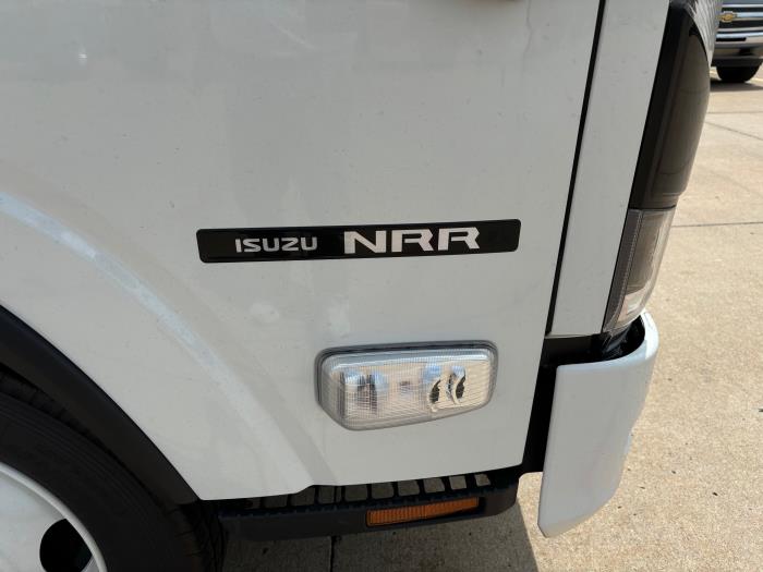 2025 Isuzu NRR-10