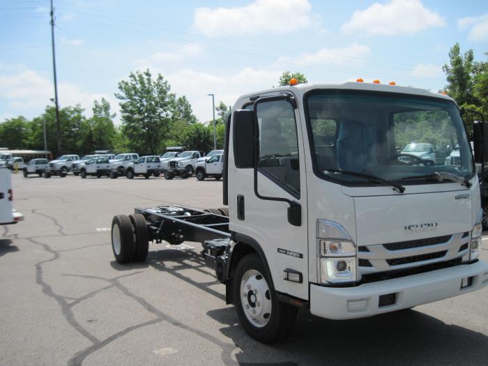 2025 Isuzu NRR-4