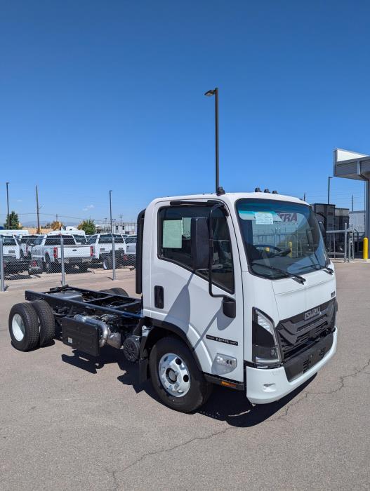 2025 Isuzu NPR-HD-7