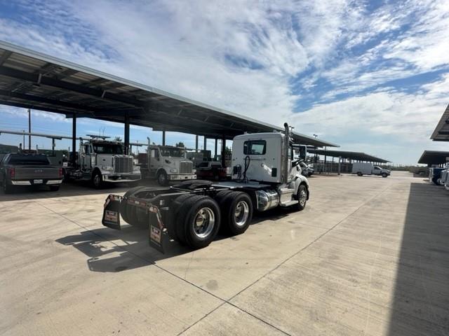 2021 Peterbilt 579-7