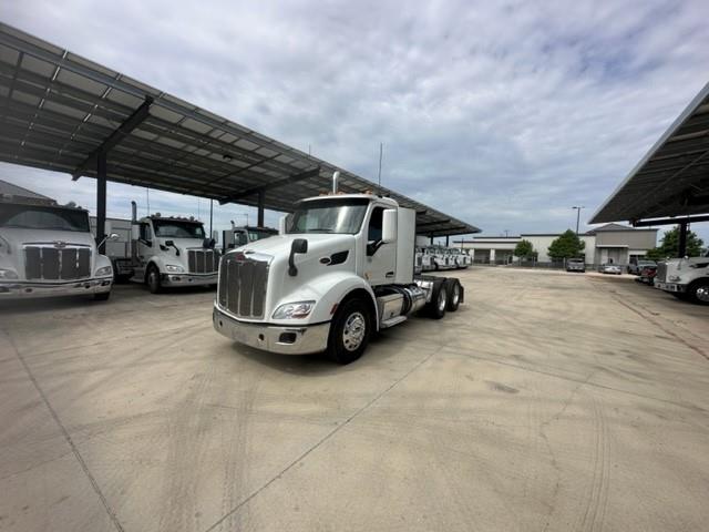 2017 Peterbilt 579-2