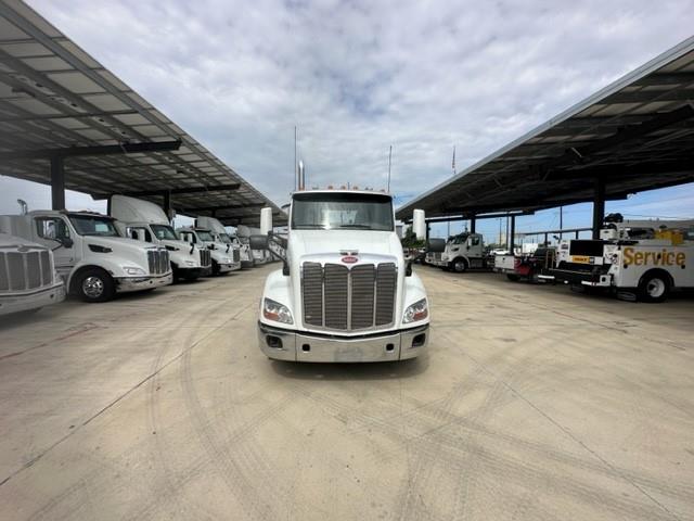 2017 Peterbilt 579-1