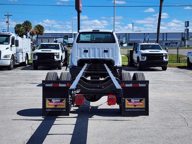 2025 Ford F-750-5