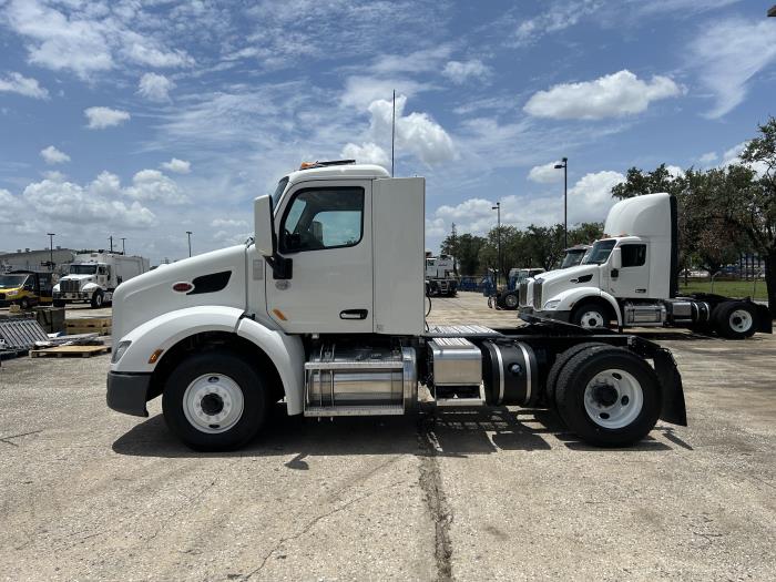 2022 Peterbilt 579-2