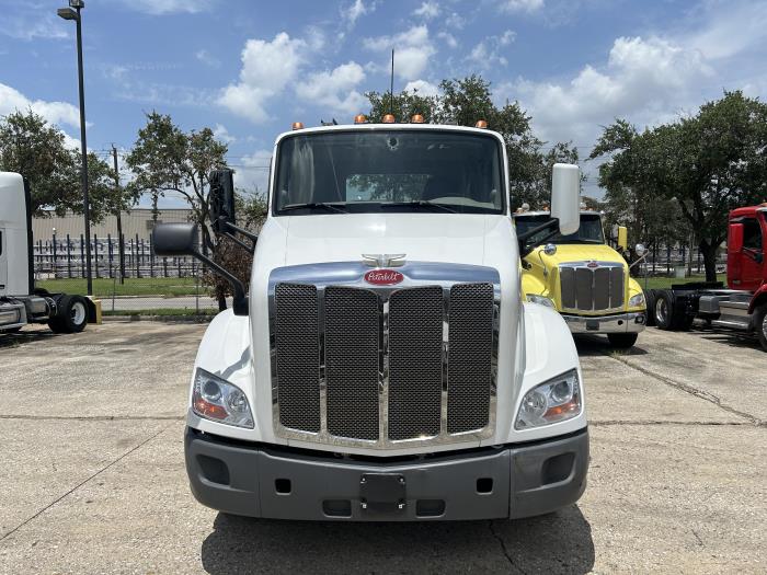 2022 Peterbilt 579-8