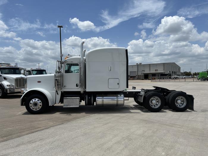 2020 Peterbilt 389-2