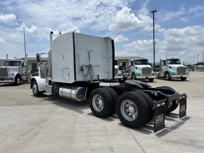 2020 Peterbilt 389-3