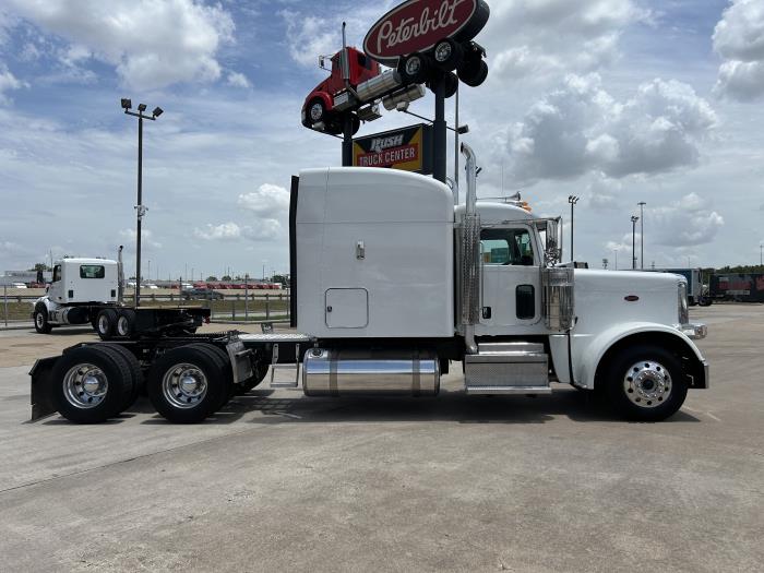 2020 Peterbilt 389-6