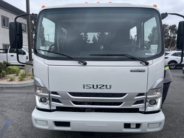 2025 Isuzu NRR-7