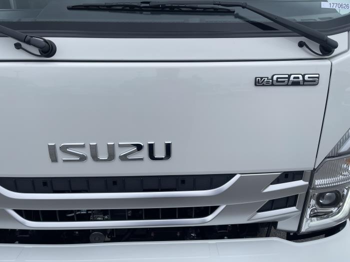 2025 Isuzu NRR-8