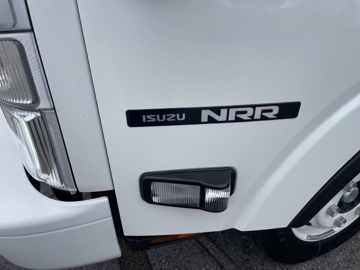 2025 Isuzu NRR-9