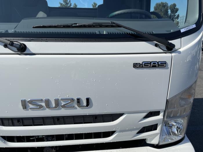 2025 Isuzu NRR-9