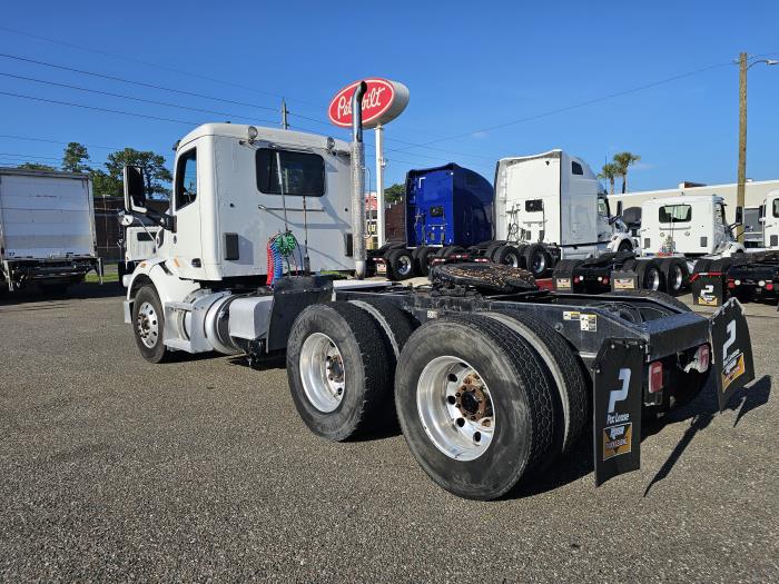 2017 Peterbilt 567-7