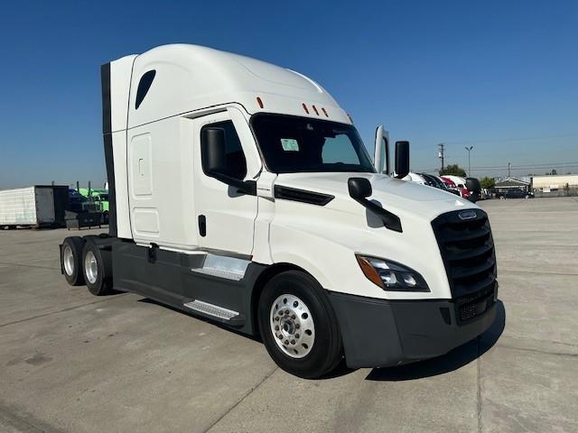 2021 Freightliner Cascadia-1