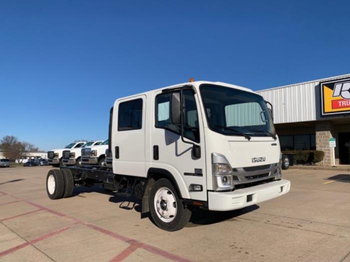 2025 Isuzu NPR-HD-2