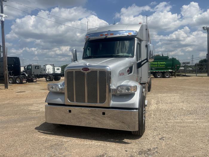 2020 Peterbilt 567-44