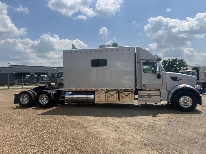 2020 Peterbilt 567-49