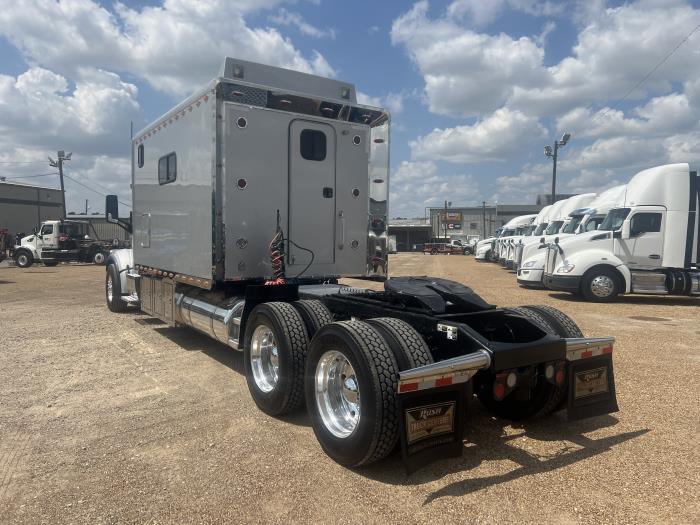 2020 Peterbilt 567-57