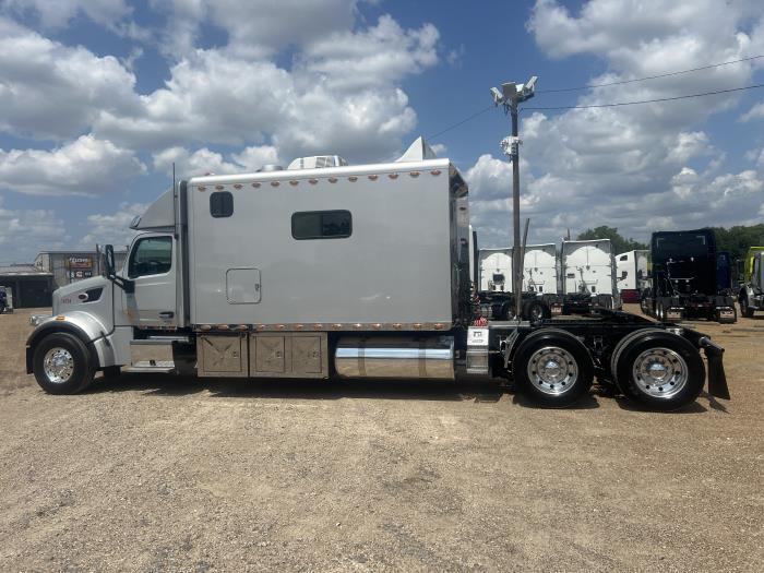 2020 Peterbilt 567-59