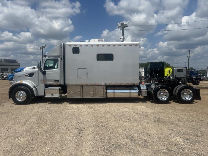 2020 Peterbilt 567-4