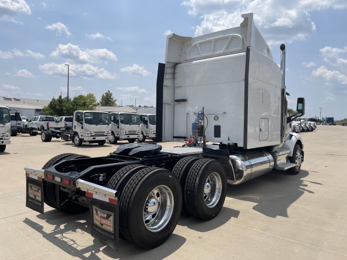 2021 Peterbilt 579-8