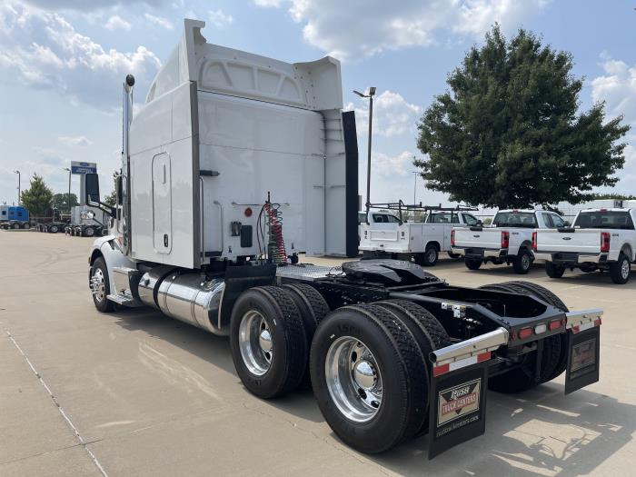 2021 Peterbilt 579-9