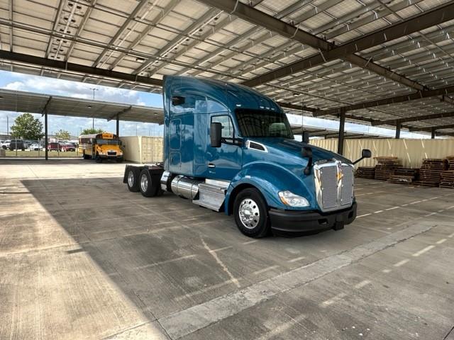 2022 Kenworth T680-8