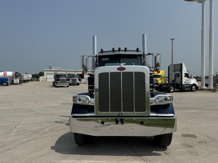 2024 Peterbilt 389-4