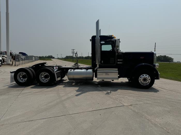 2024 Peterbilt 389-6