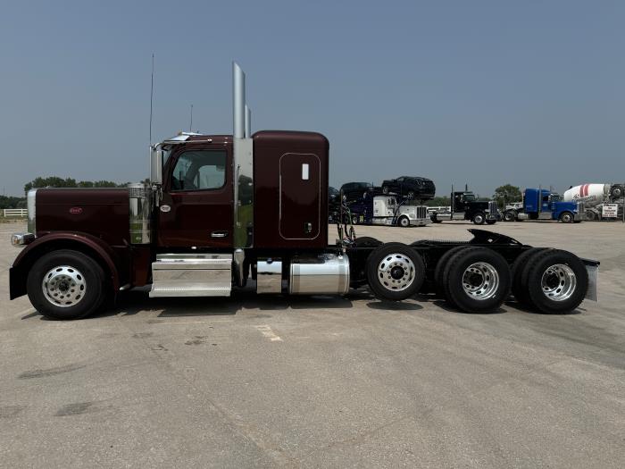 2025 Peterbilt 589-2