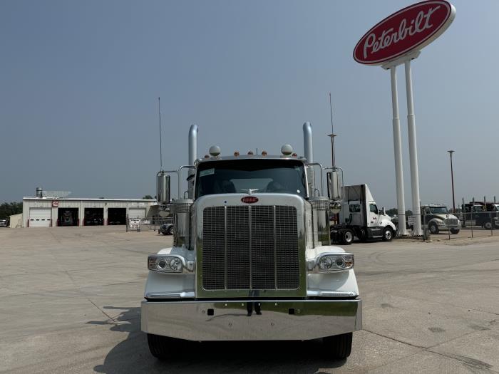 2025 Peterbilt 589-5