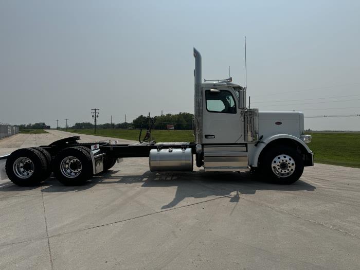 2025 Peterbilt 589-7