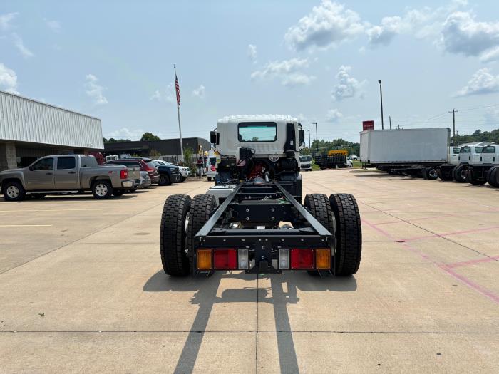 2025 Isuzu FTR-8