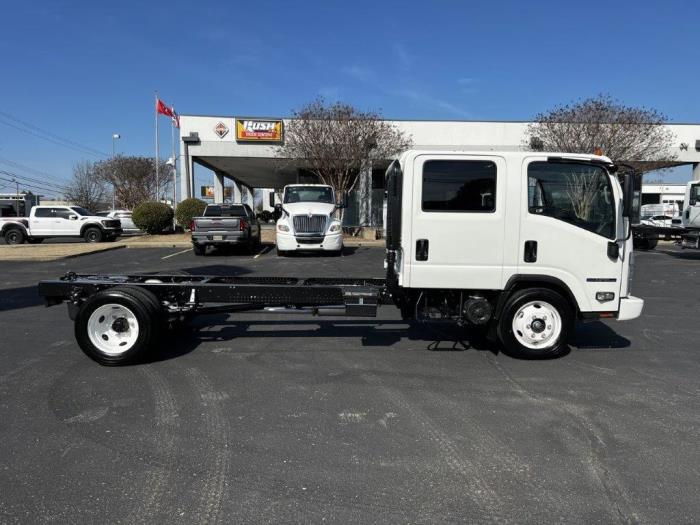 2024 Isuzu NPR-HD-6