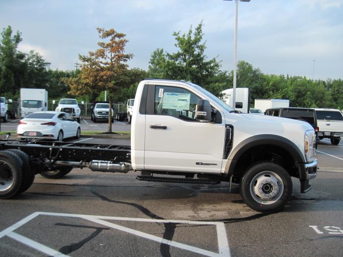 2024 Ford F-550-8