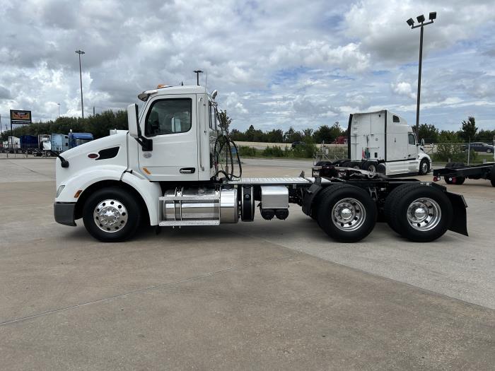 2020 Peterbilt 579-2