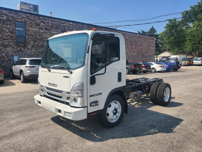 2024 Isuzu NPR-HD-1