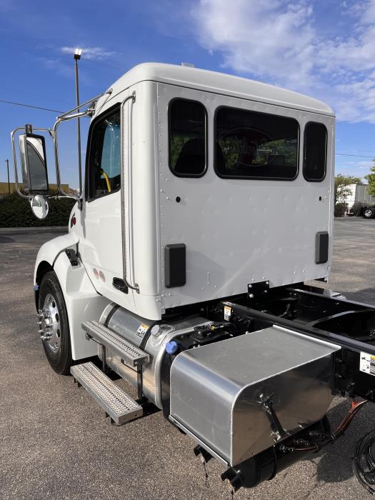 2025 Peterbilt 536-10