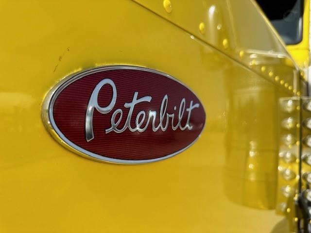 2023 Peterbilt 389-4