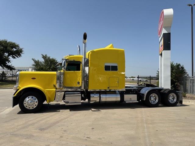 2023 Peterbilt 389-6