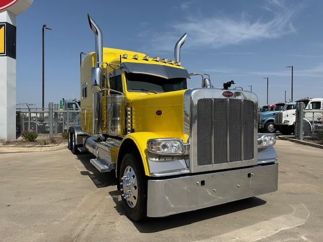 2023 Peterbilt 389-15