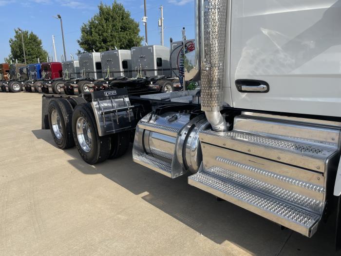 2018 Peterbilt 579-4