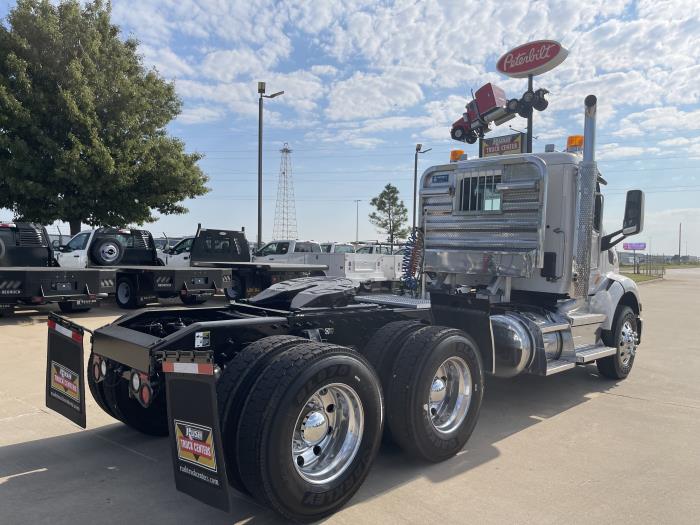 2018 Peterbilt 579-8