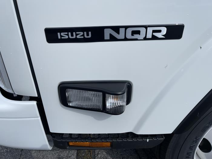 2025 Isuzu NQR-9